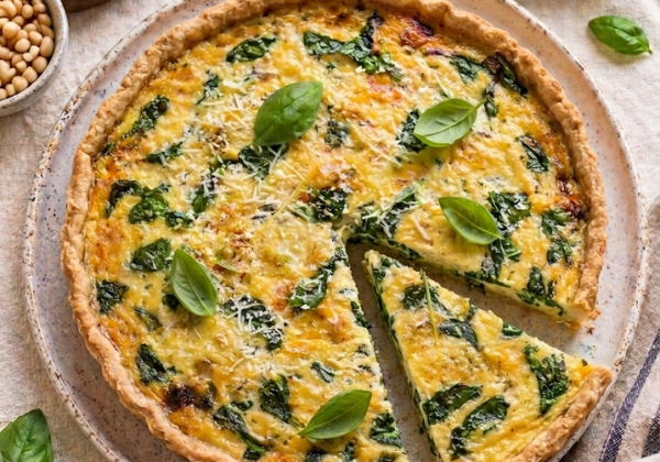 Tarte au saumon, parmesan, basilic et pignons de pin